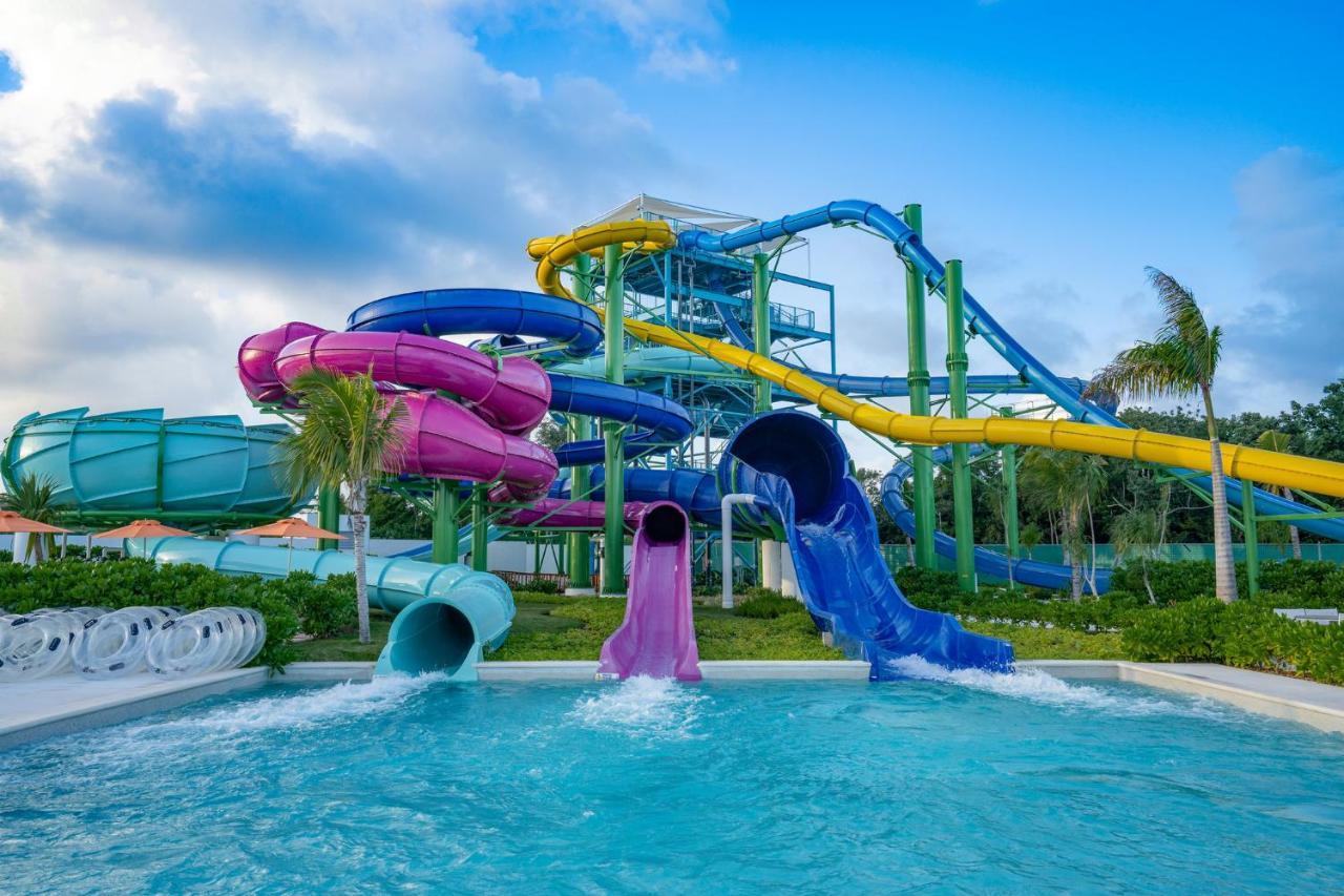 Nickelodeon Hotels & Resorts Riviera Maya Puerto Morelos Exterior photo Water slides at Atlantis Paradise Island