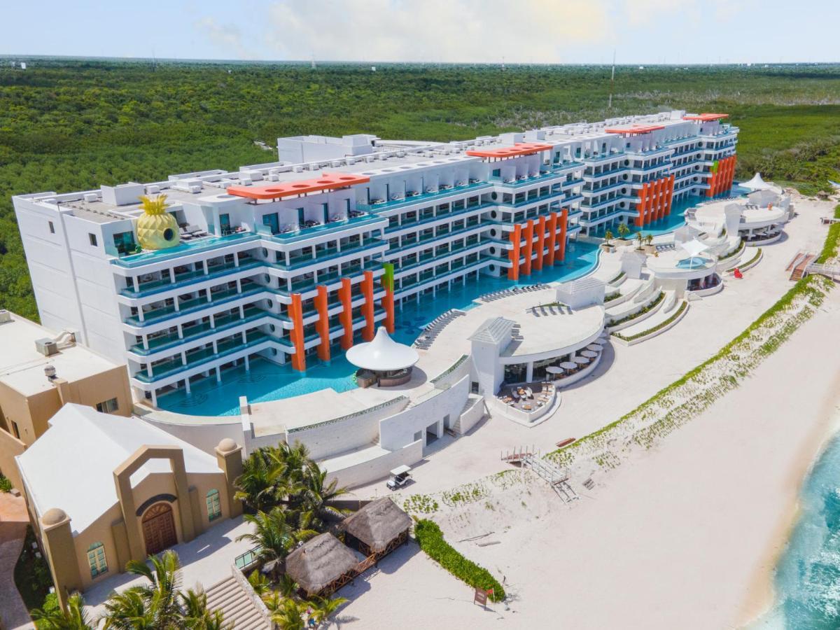 Nickelodeon Hotels & Resorts Riviera Maya Puerto Morelos Exterior photo Aerial view of the hotel